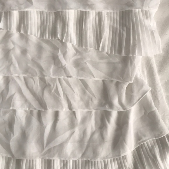 Express layered white sleeveless shirt - Picture 2 of 3